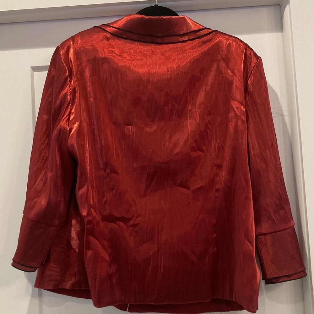 Red Satin Button-Front Women's Jacket - Picture 3 of 7